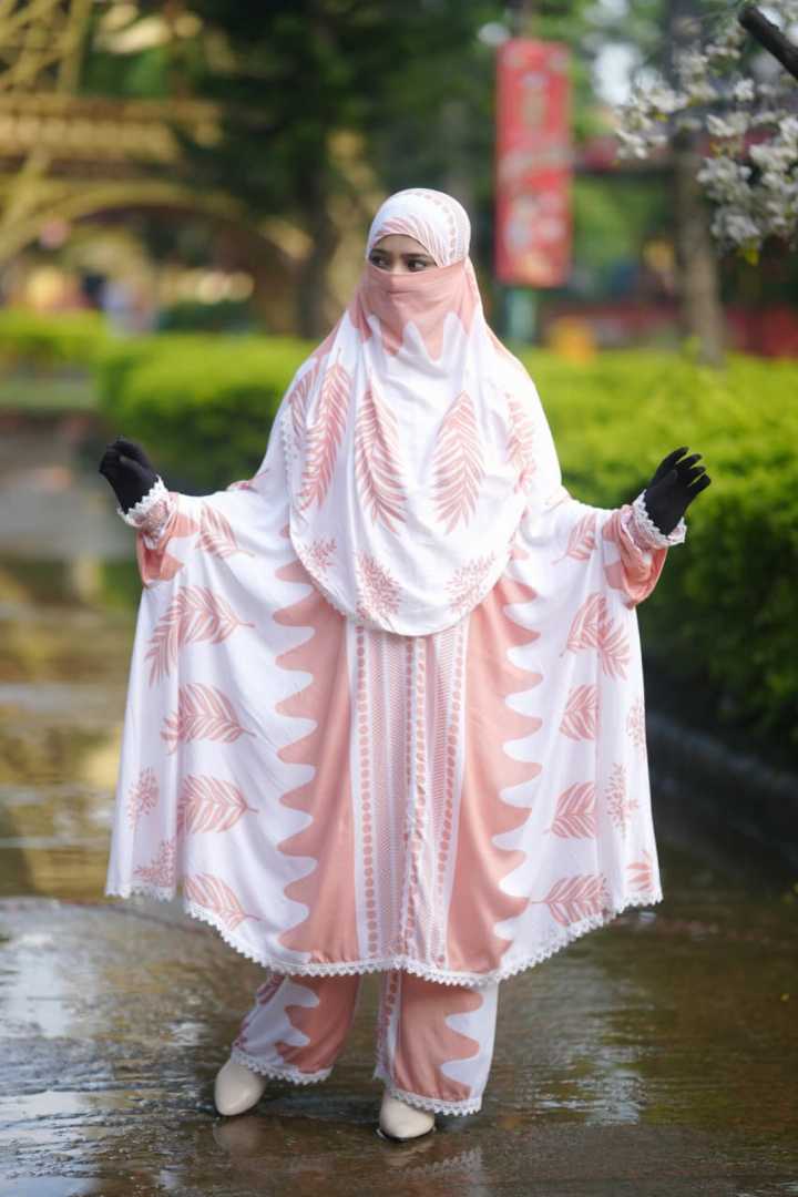 খিমার,প্লাজু,সেট