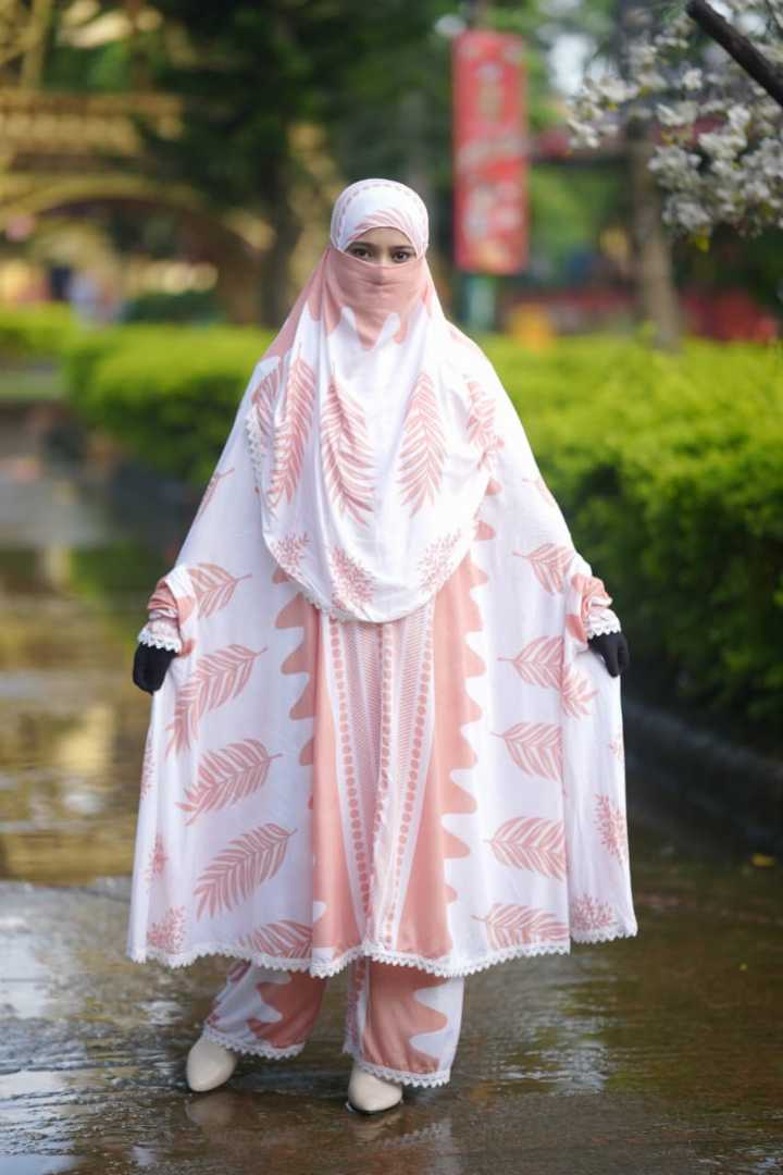 খিমার,প্লাজু,সেট