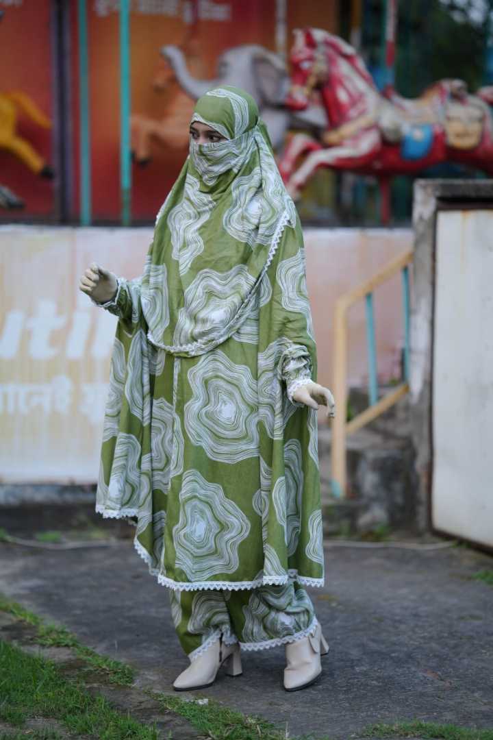 খিমার,প্লাজু,সেট