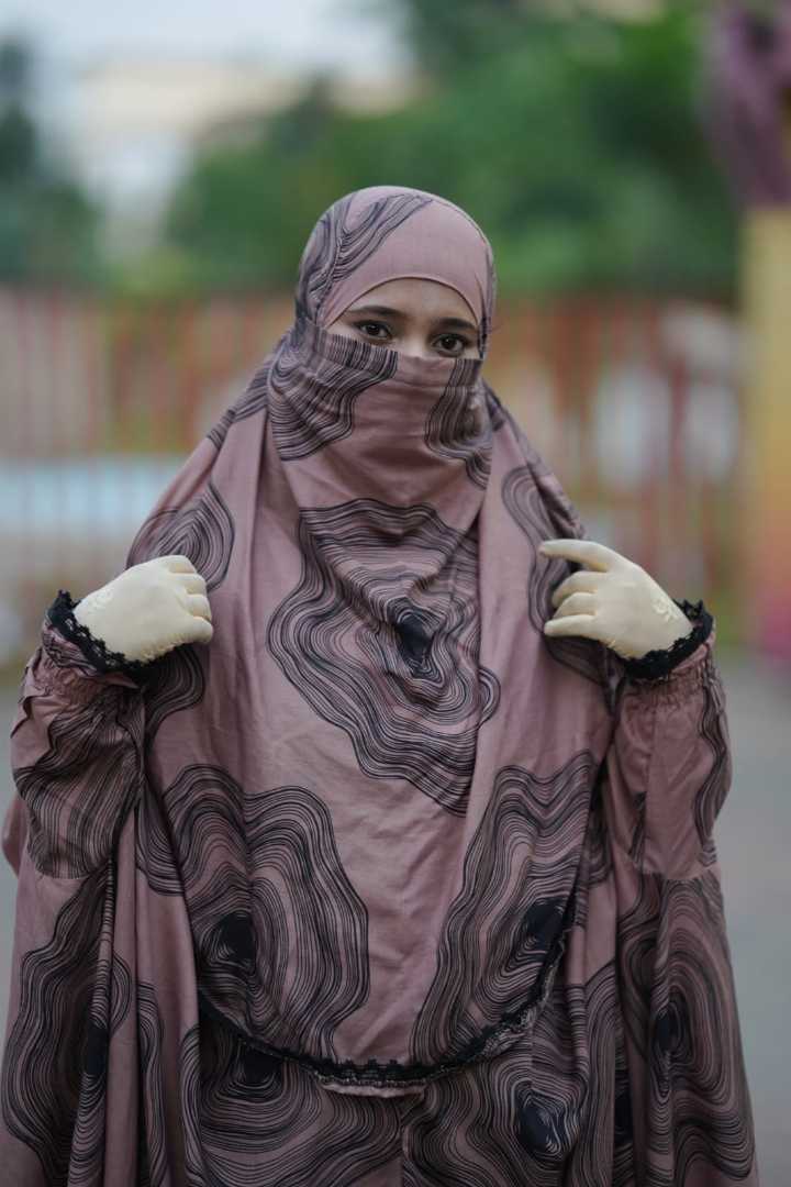 খিমার,প্লাজু,সেট