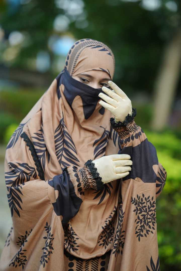 খিমার,প্লাজু,সেট